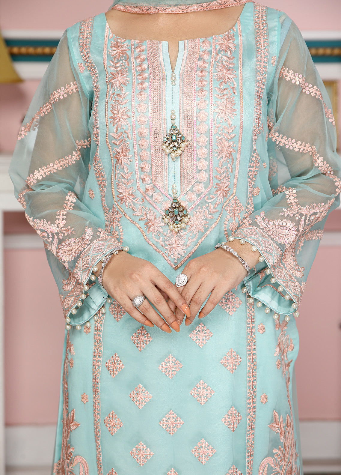 Kaynaat By Laveen Organza Unstitched 3 Piece Suit - LV24K LOK-002 FALAK Kaynaat By Laveen Organza Unstitched 3 Piece Suit - LV24K LOK-002 FALAK