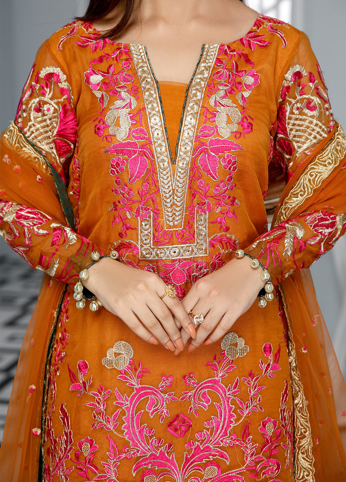 Kaynaat By Laveen Organza Unstitched 3 Piece Suit - LV24K LOK-003 RUKH-E-AFTAB Kaynaat By Laveen Organza Unstitched 3 Piece Suit - LV24K LOK-003 RUKH-E-AFTAB