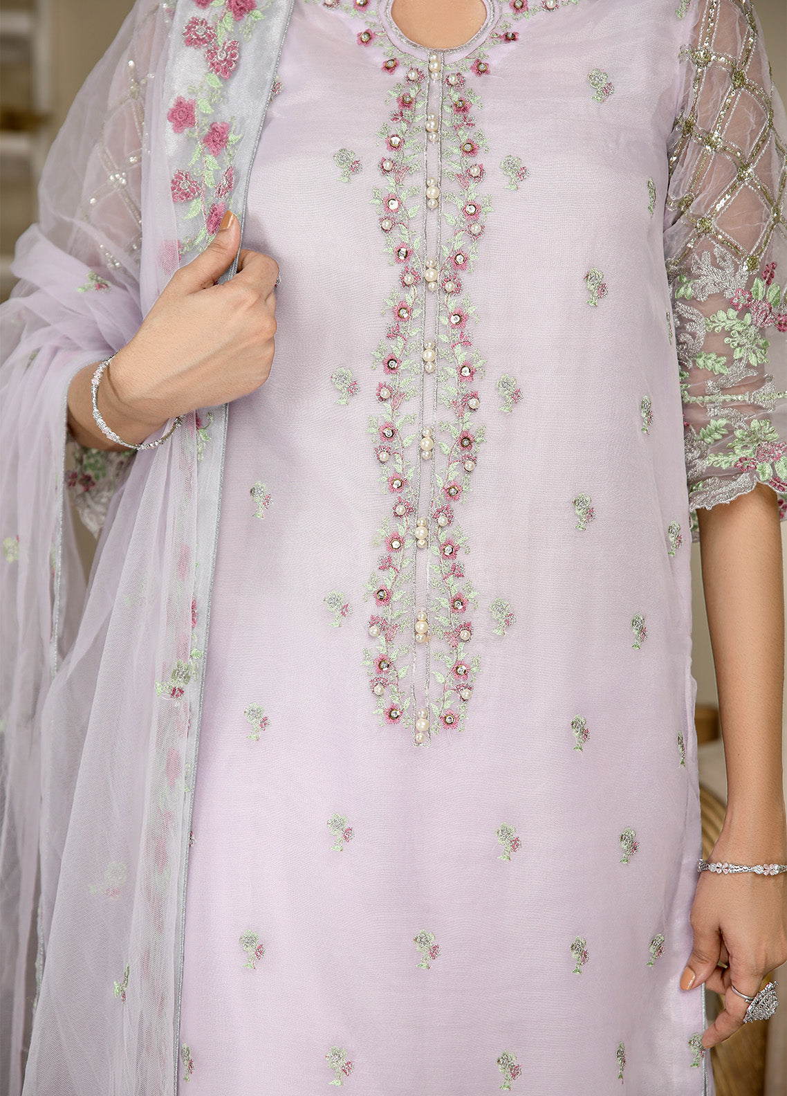 Kaynaat By Laveen Organza Unstitched 3 Piece Suit - LV24K LOK-004 SHABNAM Kaynaat By Laveen Organza Unstitched 3 Piece Suit - LV24K LOK-004 SHABNAM