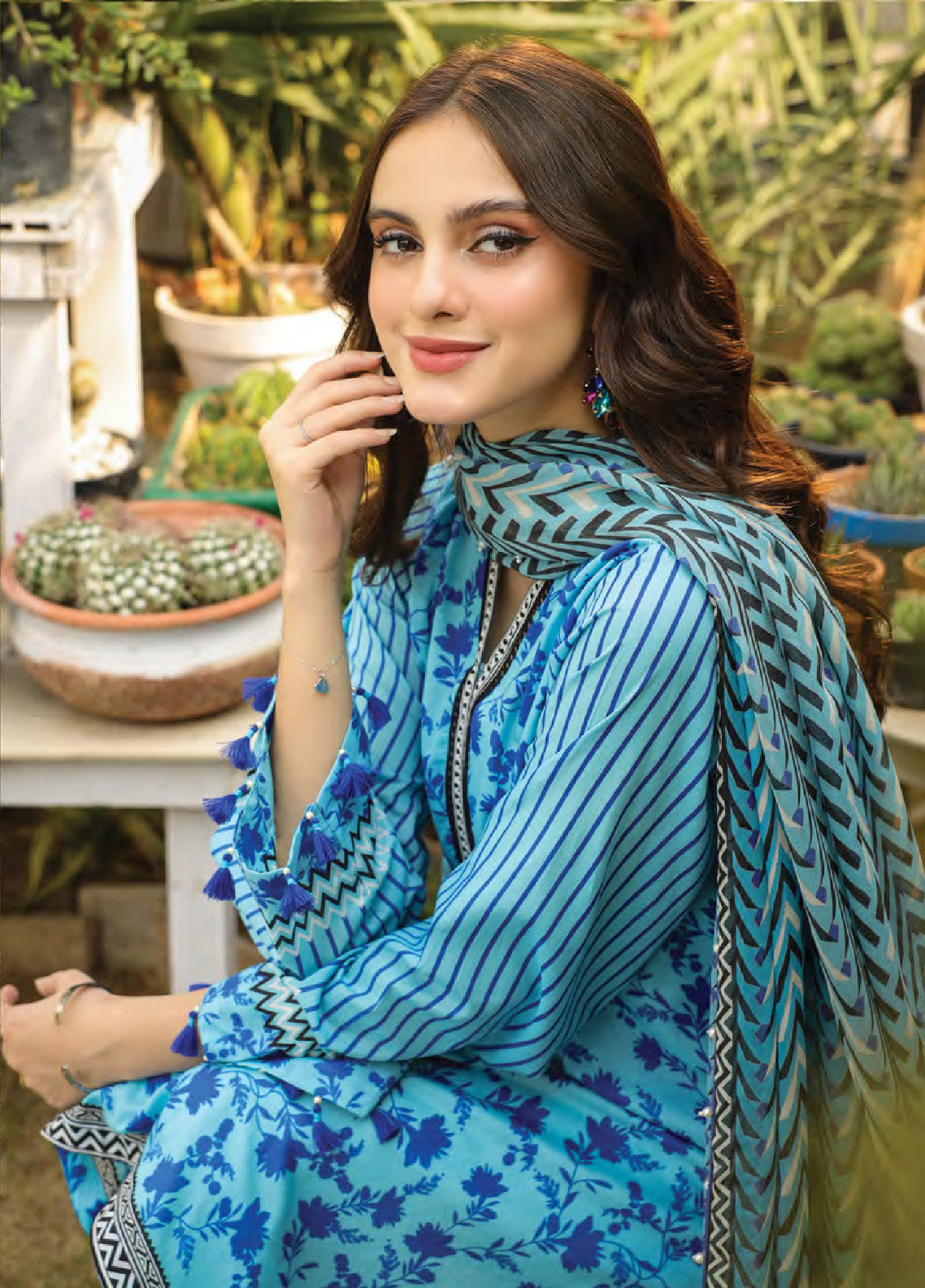 Komal Prints By Lakhany Printed Lawn Unstitched 3 Piece Suit - LSM24KP LG-SR-0147-B Komal Prints By Lakhany Printed Lawn Unstitched 3 Piece Suit - LSM24KP LG-SR-0147-B