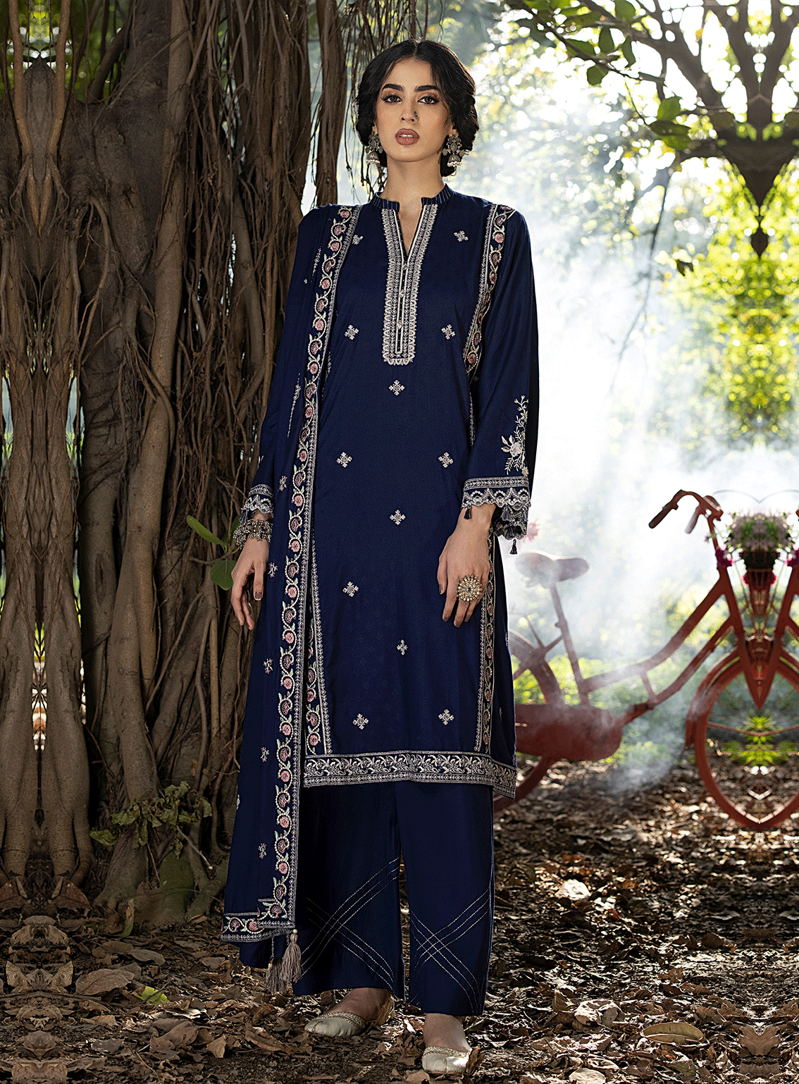 Lakhany By LSM Embroidered Cashmi Wool Unstitched 3 Piece Suit - 0023 Lakhany By LSM Embroidered Cashmi Wool Unstitched 3 Piece Suit - 0023