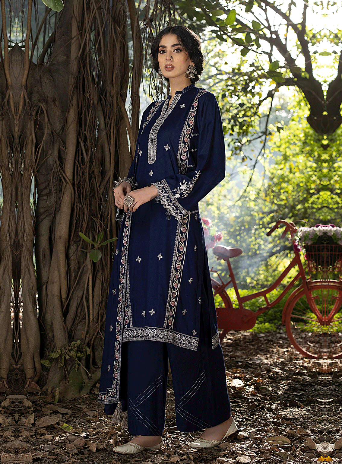 Lakhany By LSM Embroidered Cashmi Wool Unstitched 3 Piece Suit - 0023 Lakhany By LSM Embroidered Cashmi Wool Unstitched 3 Piece Suit - 0023