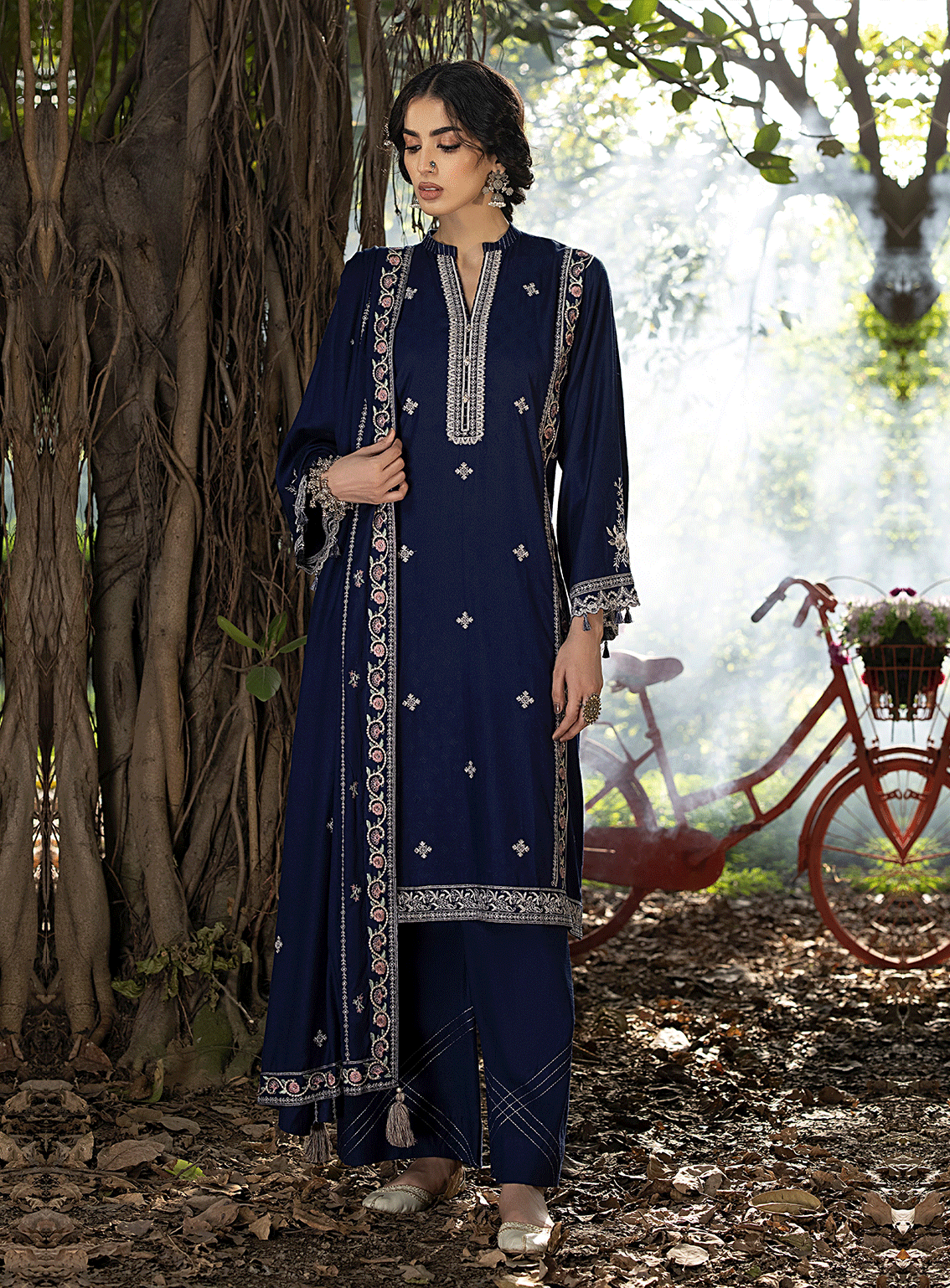 Lakhany By LSM Embroidered Cashmi Wool Unstitched 3 Piece Suit - 0023 Lakhany By LSM Embroidered Cashmi Wool Unstitched 3 Piece Suit - 0023