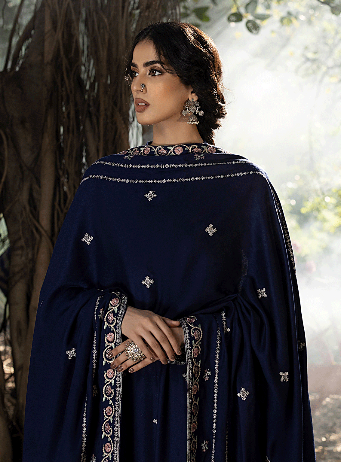 Lakhany By LSM Embroidered Cashmi Wool Unstitched 3 Piece Suit - 0023 Lakhany By LSM Embroidered Cashmi Wool Unstitched 3 Piece Suit - 0023