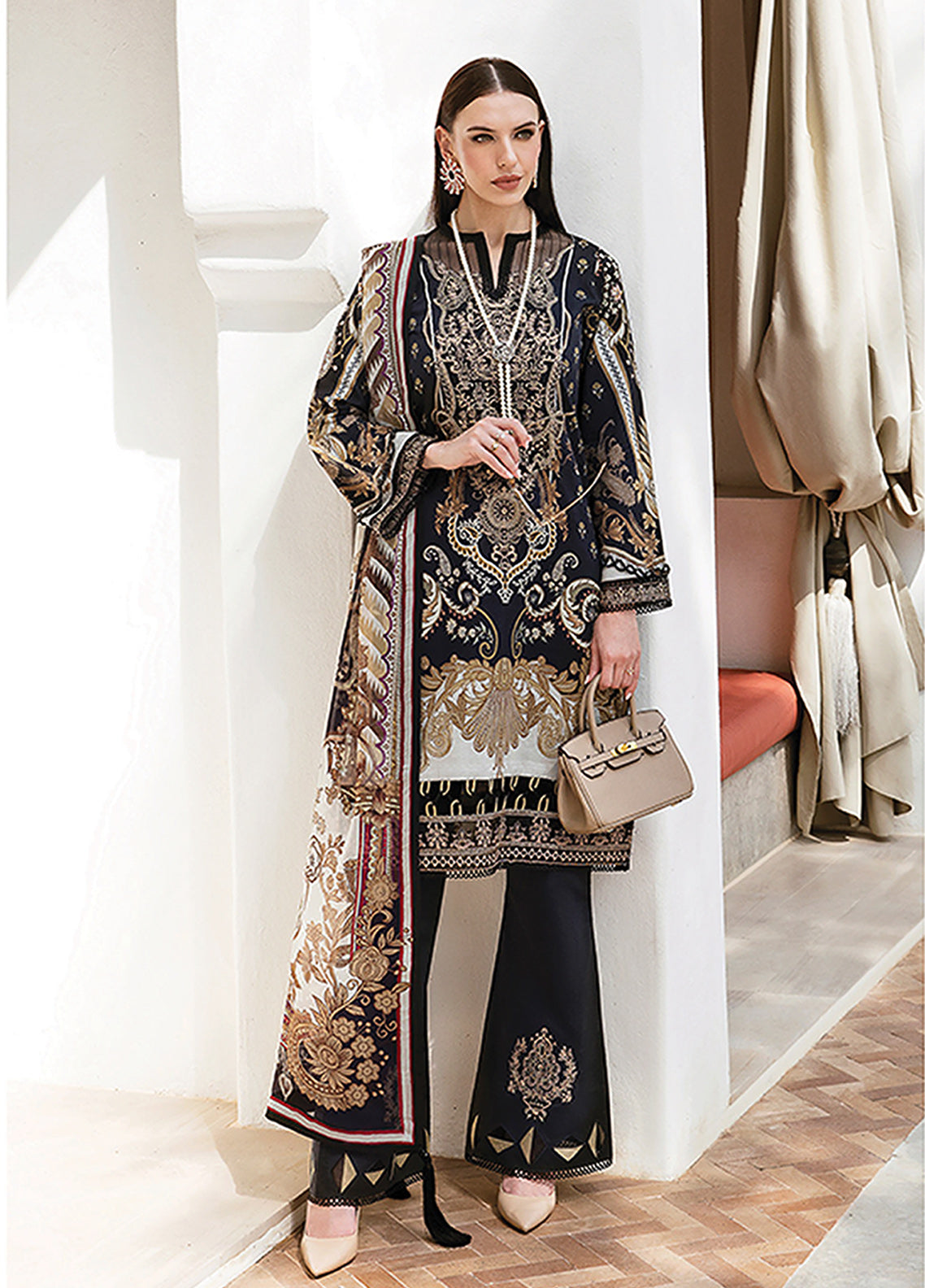 Gulaal Embroidered Lawn Unstitched 3 Piece Suit - 09 Gulaal Embroidered Lawn Unstitched 3 Piece Suit - 09