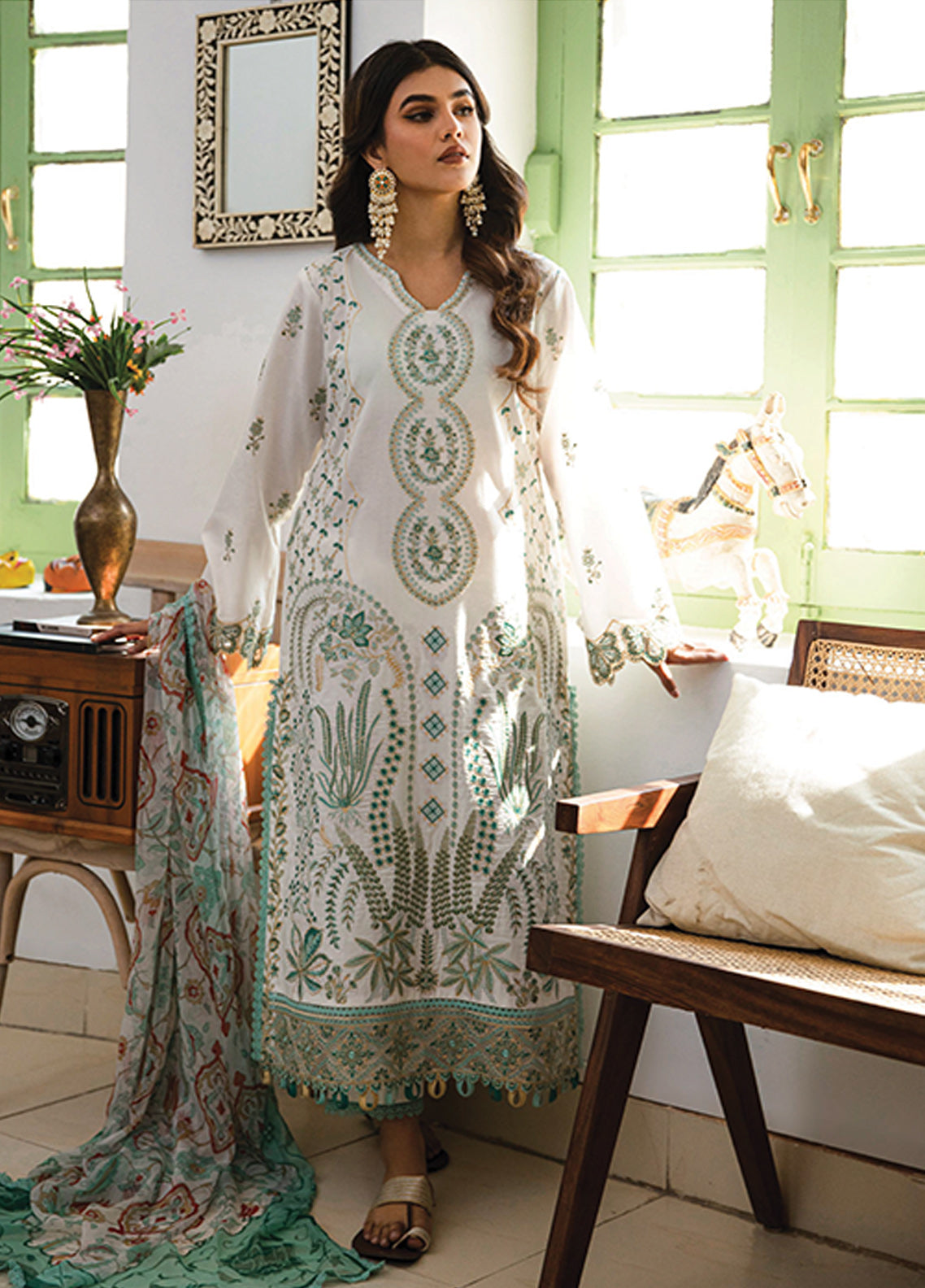 Afsaneh By Aabyaan Embroidered Lawn Unstitched 3 Piece Suit - 01 Afsaneh By Aabyaan Embroidered Lawn Unstitched 3 Piece Suit - 01
