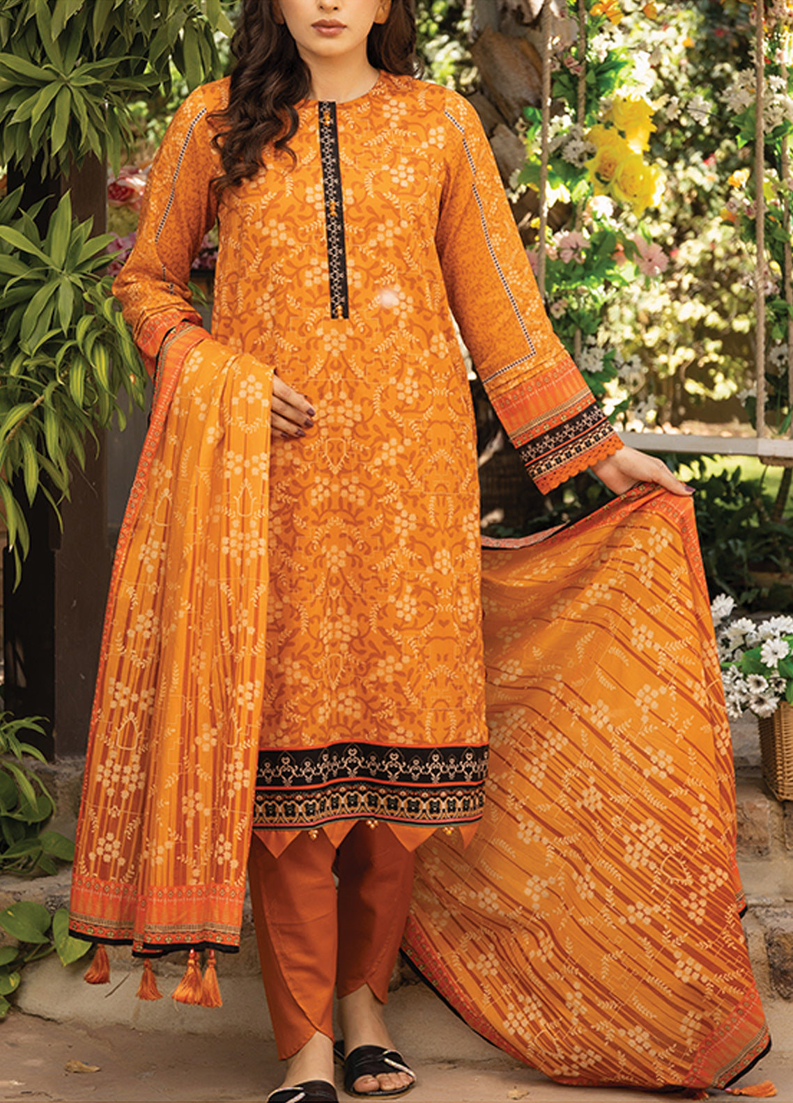 D#13 Salitex Aghaaz Digital Printed Lawn Collection 323 V-2 D#13 Salitex Aghaaz Digital Printed Lawn Collection 323 V-2