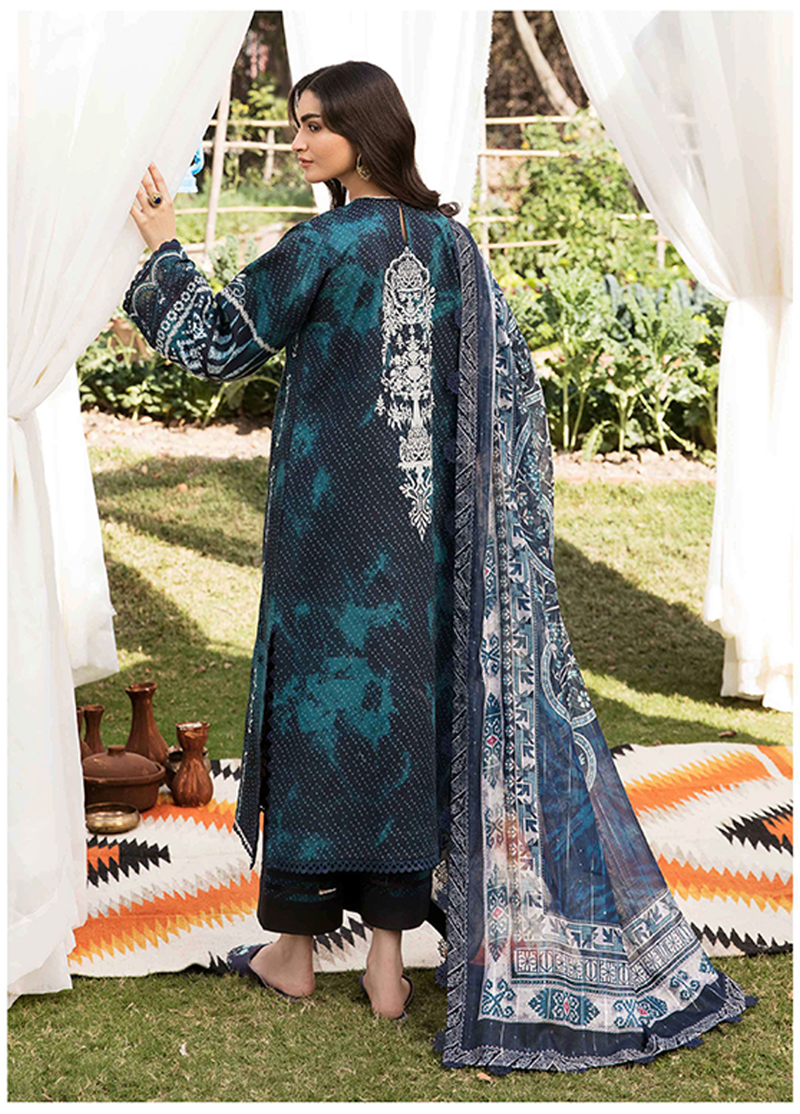 Afsanah By Seran Embroidered Lawn Unstitched 3 Piece Suit - 09 Afsanah By Seran Embroidered Lawn Unstitched 3 Piece Suit - 09