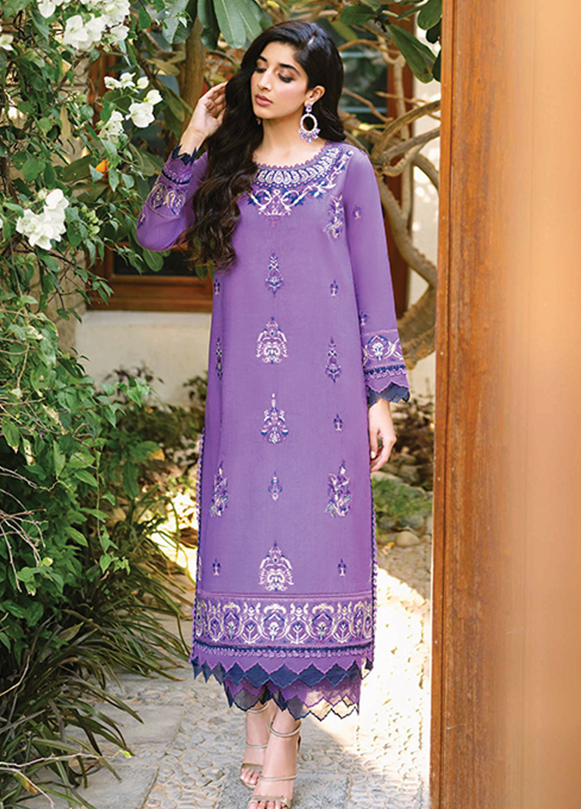 D#26 Asim Jofa Rania Emb Collection 223 D#26 Asim Jofa Rania Emb Collection 223