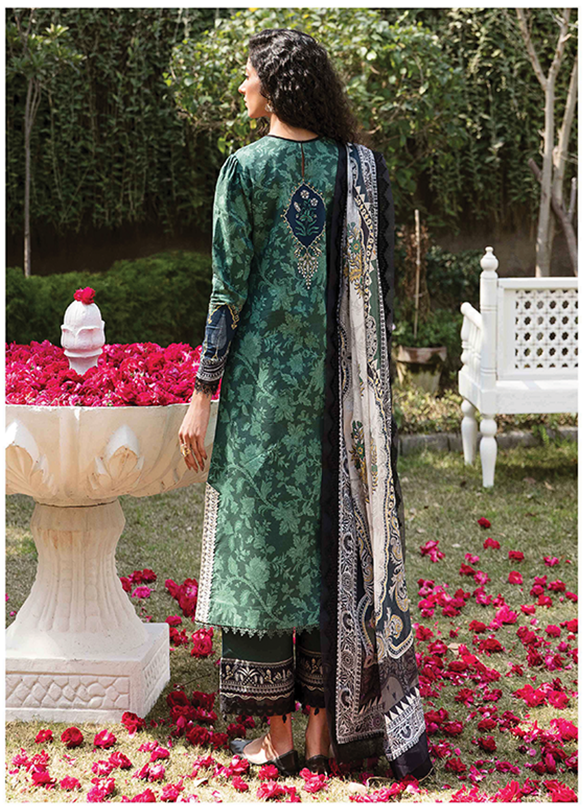 Afsanah By Seran Embroidered Lawn Unstitched 3 Piece Suit - 01 Afsanah By Seran Embroidered Lawn Unstitched 3 Piece Suit - 01