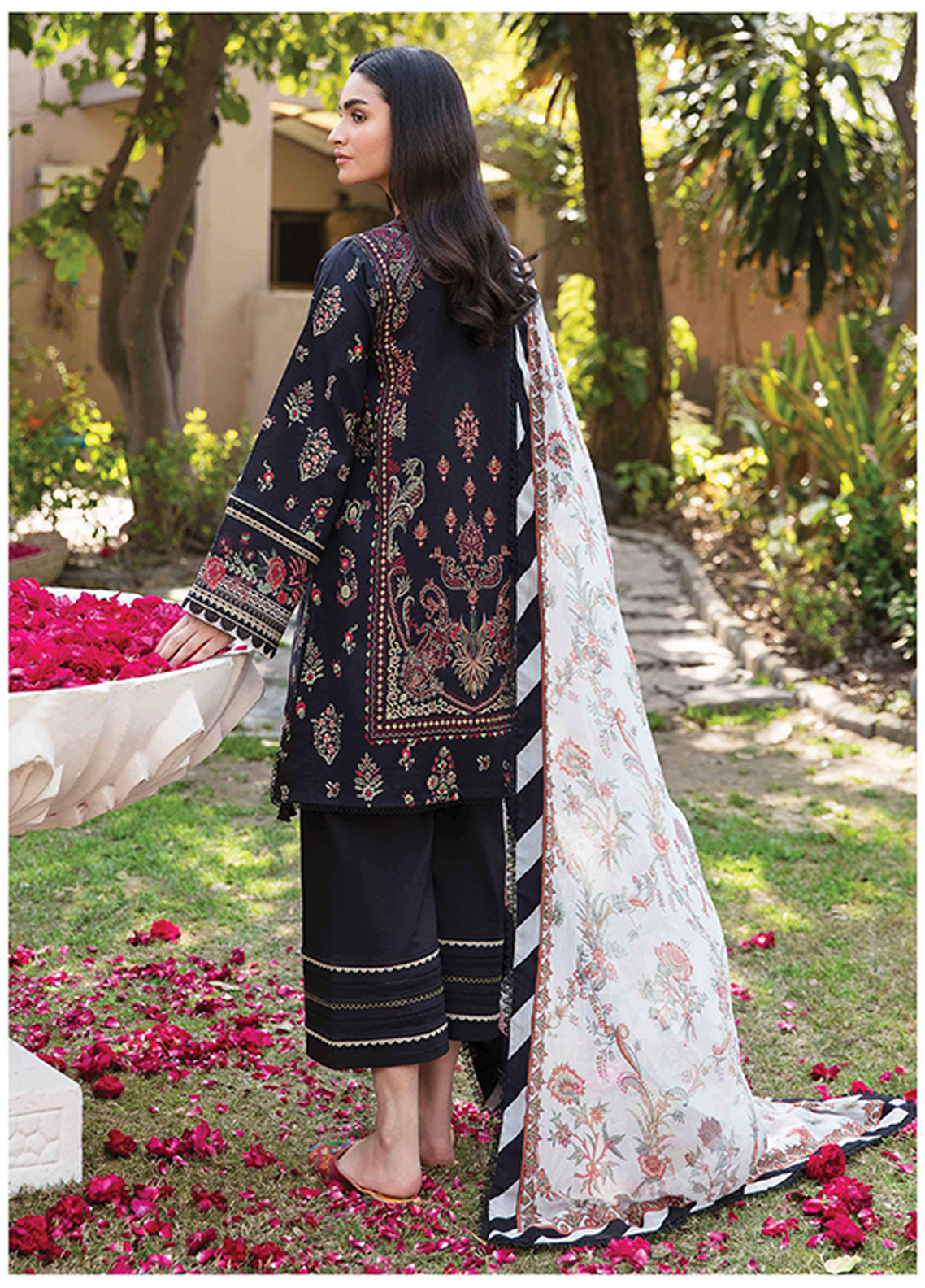 Afsanah By Seran Embroidered Lawn Unstitched 3 Piece Suit - 05 Afsanah By Seran Embroidered Lawn Unstitched 3 Piece Suit - 05