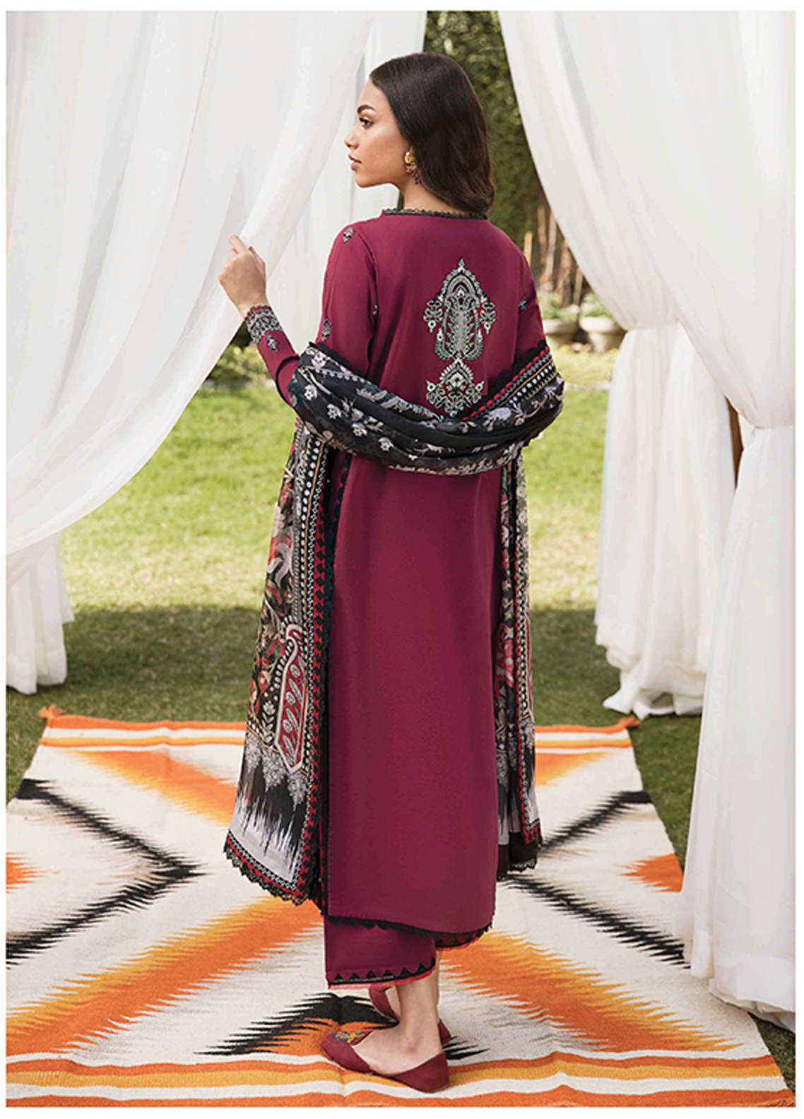 Afsanah By Seran Embroidered Lawn Unstitched 3 Piece Suit - 07 Afsanah By Seran Embroidered Lawn Unstitched 3 Piece Suit - 07