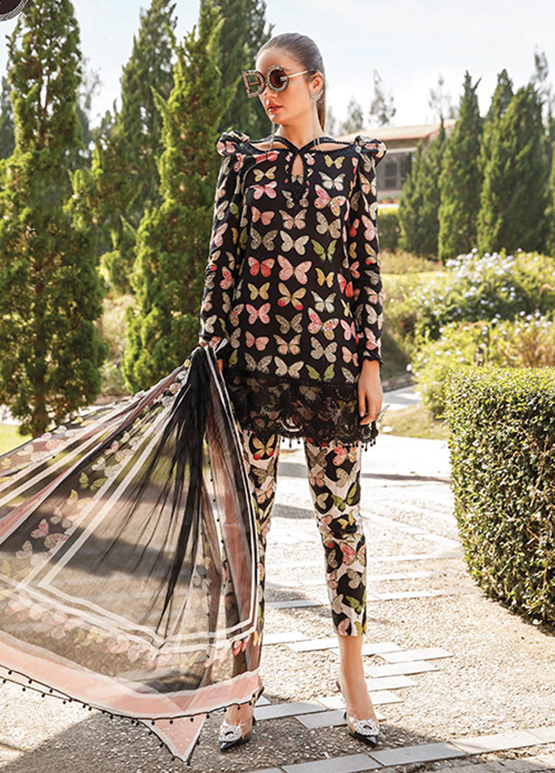 D#1701B Maria B M Print Emb Lawn Collection 223 D#1701B Maria B M Print Emb Lawn Collection 223