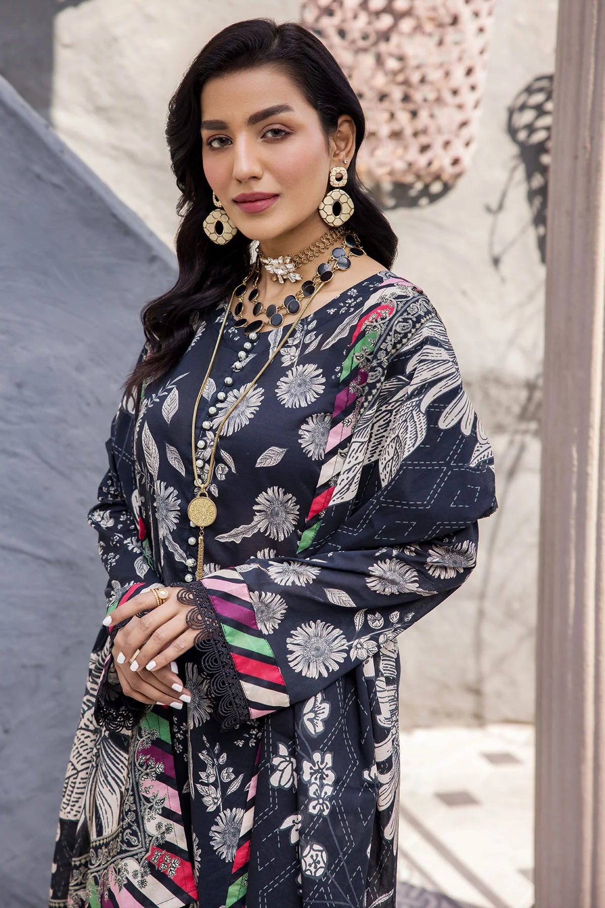 D#3703 Motifz Rang Digital Printed Lawn Collection 323 D#3703 Motifz Rang Digital Printed Lawn Collection 323