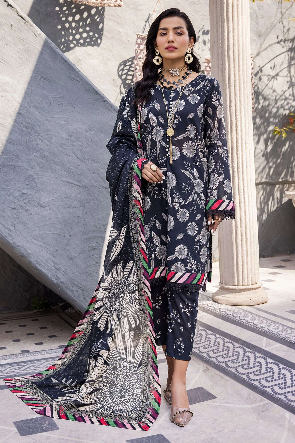 D#3703 Motifz Rang Digital Printed Lawn Collection 323 D#3703 Motifz Rang Digital Printed Lawn Collection 323