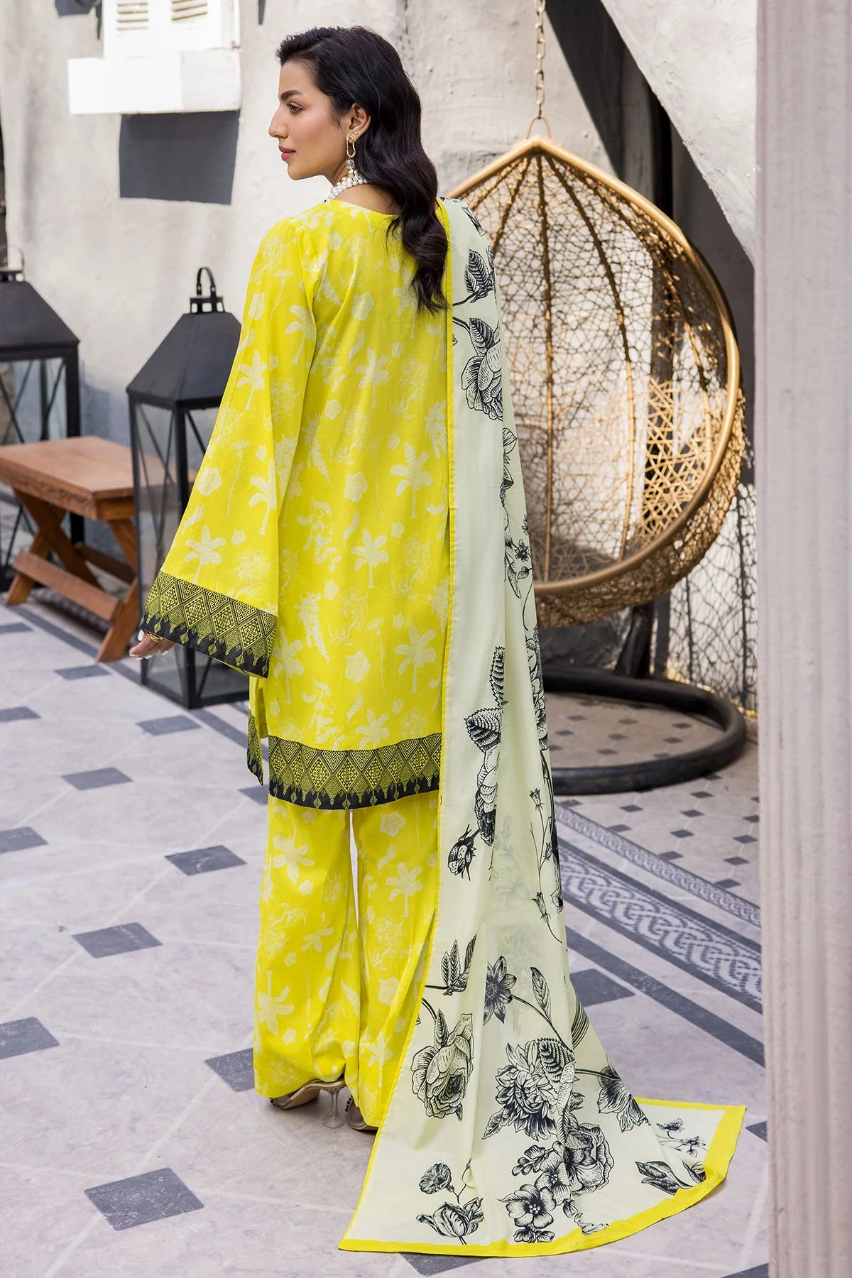 D#3704 Motifz Rang Digital Printed Lawn Collection 323 D#3704 Motifz Rang Digital Printed Lawn Collection 323