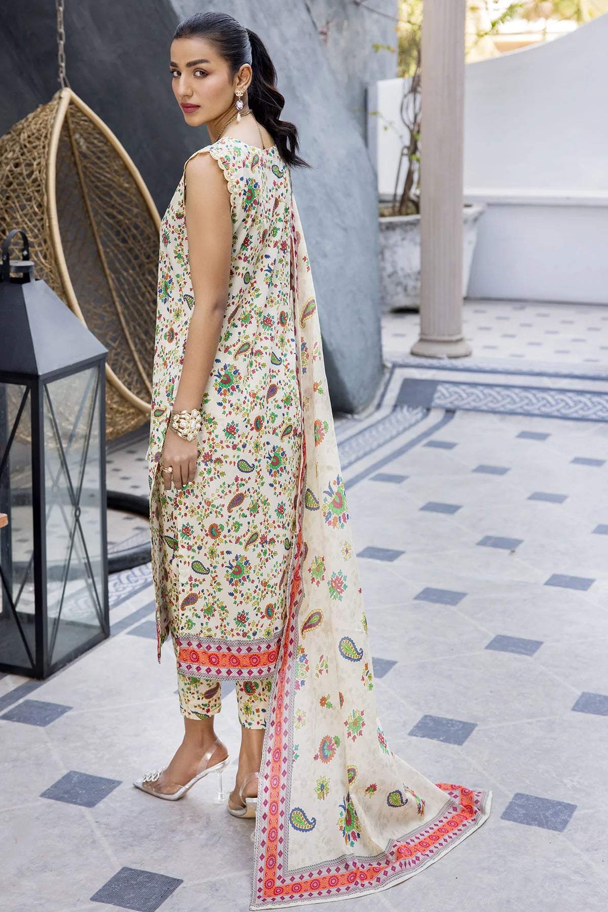 D#3707 Motifz Rang Digital Printed Lawn Collection 323 D#3707 Motifz Rang Digital Printed Lawn Collection 323