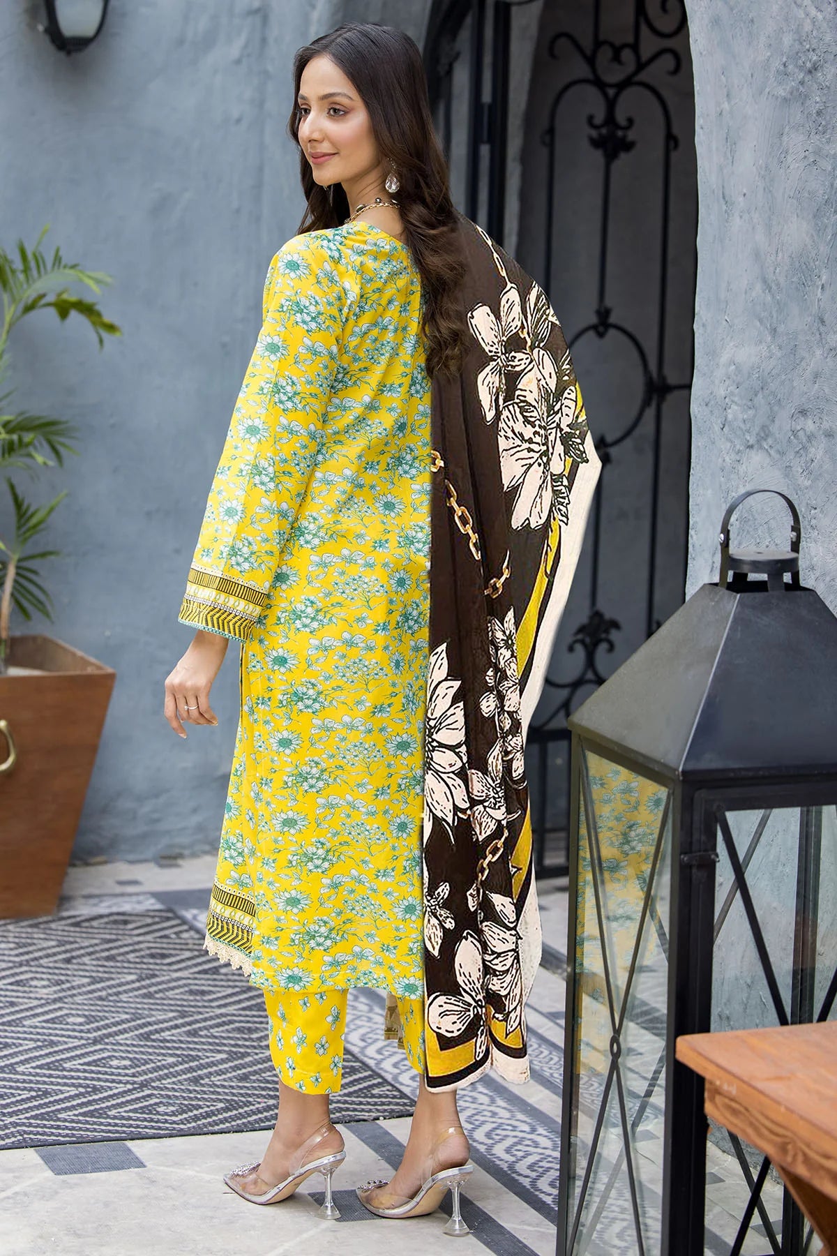D#3708 Motifz Rang Digital Printed Lawn Collection 323 D#3708 Motifz Rang Digital Printed Lawn Collection 323