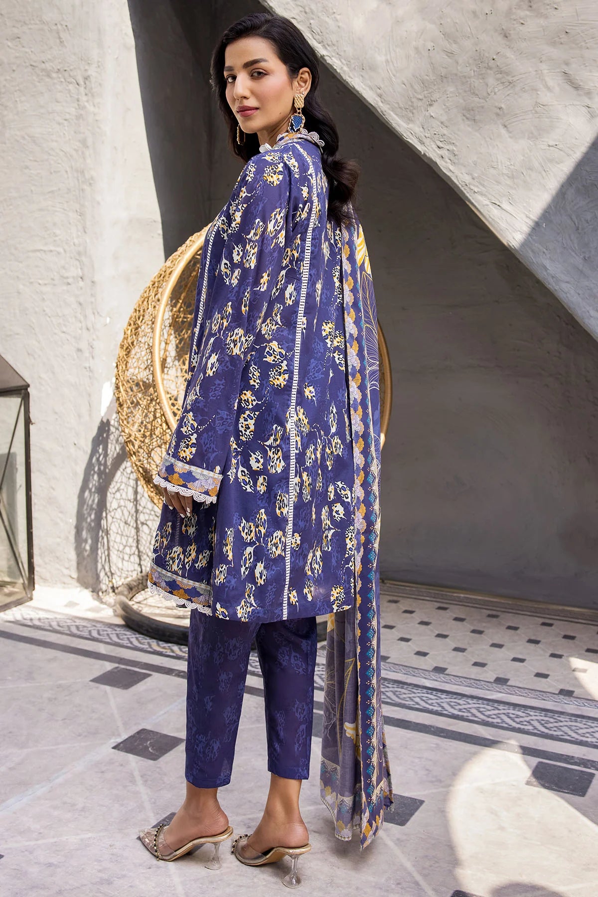 D#3710 Motifz Rang Digital Printed Lawn Collection 323 D#3710 Motifz Rang Digital Printed Lawn Collection 323