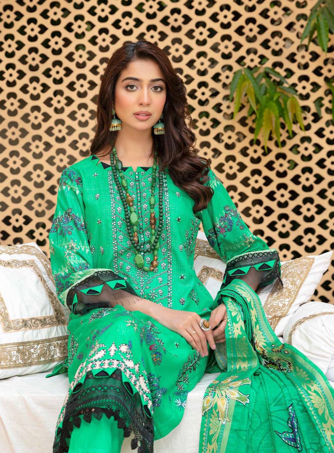 Mahjabeen by Aalaya Embroidered Staple Untitched 3 Piece Suit -01 Mahjabeen by Aalaya Embroidered Staple Untitched 3 Piece Suit -01