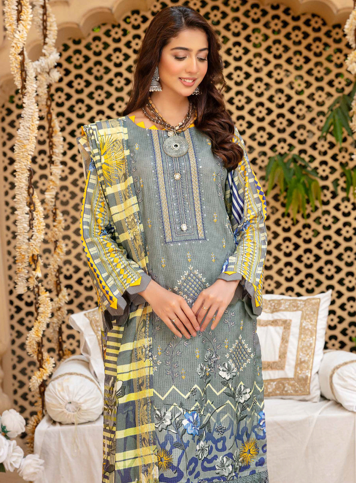 Mahjabeen by Aalaya Embroidered Staple Untitched 3 Piece Suit -02 Mahjabeen by Aalaya Embroidered Staple Untitched 3 Piece Suit -02
