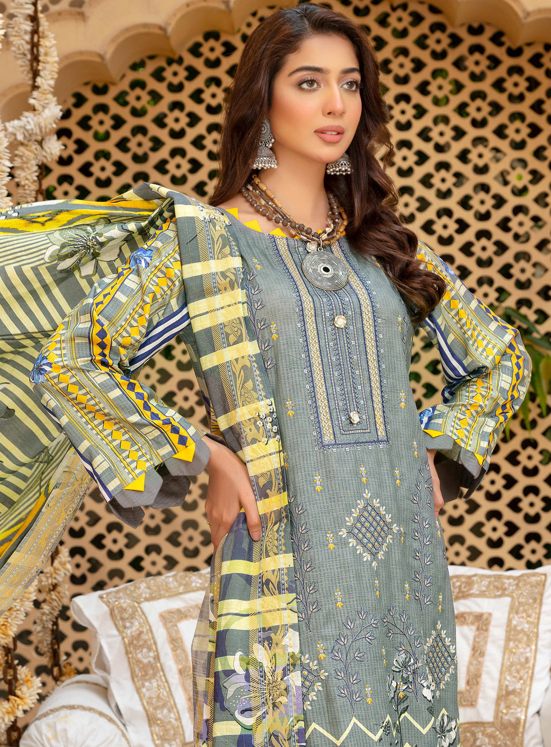 Mahjabeen by Aalaya Embroidered Staple Untitched 3 Piece Suit -02 Mahjabeen by Aalaya Embroidered Staple Untitched 3 Piece Suit -02