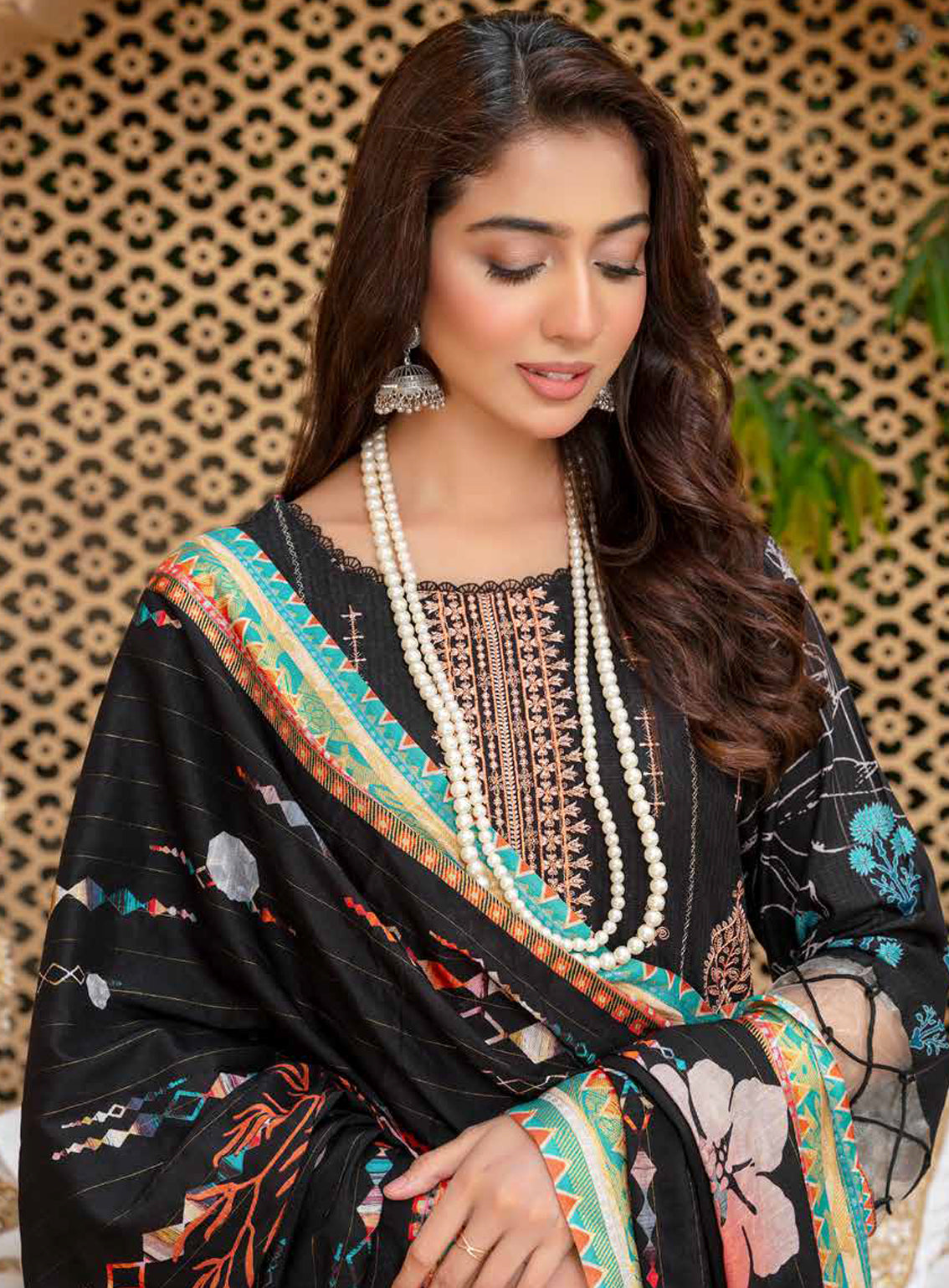 Mahjabeen by Aalaya Embroidered Staple Untitched 3 Piece Suit -04 Mahjabeen by Aalaya Embroidered Staple Untitched 3 Piece Suit -04