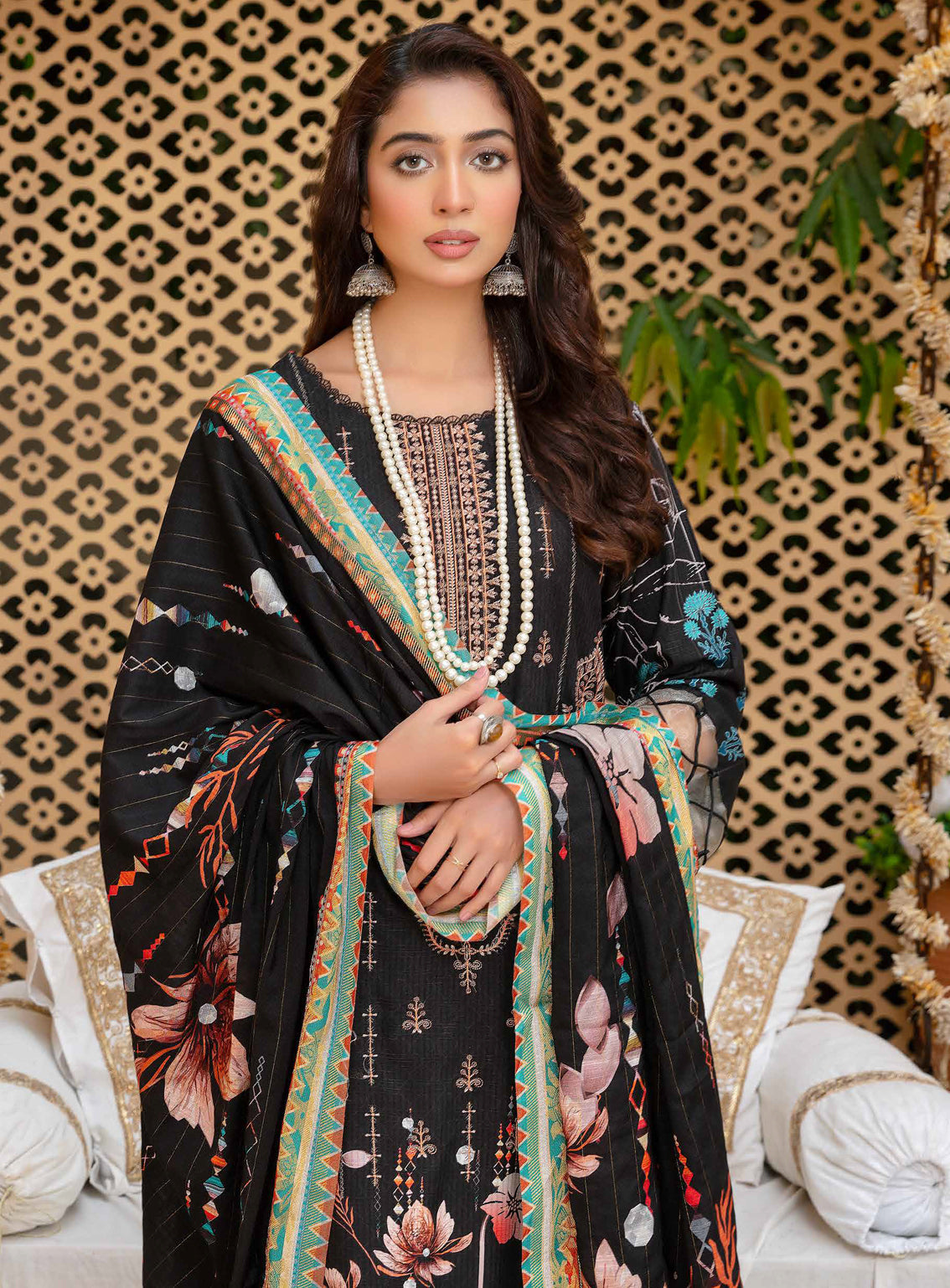 Mahjabeen by Aalaya Embroidered Staple Untitched 3 Piece Suit -04 Mahjabeen by Aalaya Embroidered Staple Untitched 3 Piece Suit -04