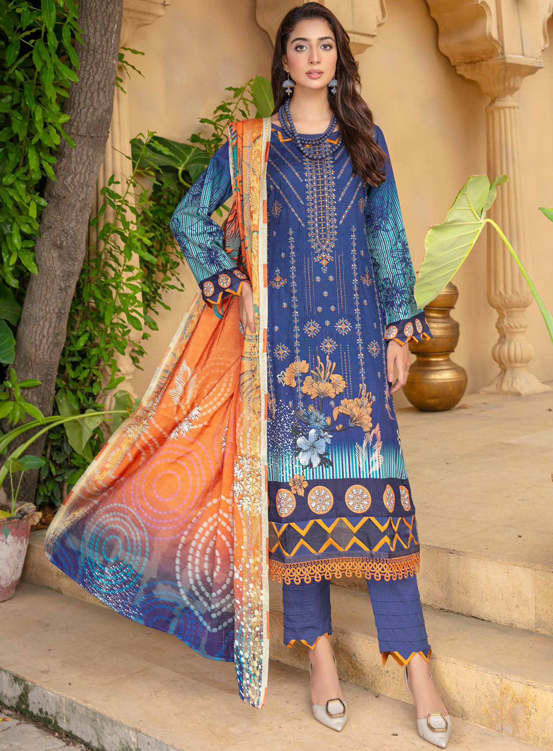Mahjabeen by Aalaya Embroidered Staple Untitched 3 Piece Suit -09 Mahjabeen by Aalaya Embroidered Staple Untitched 3 Piece Suit -09