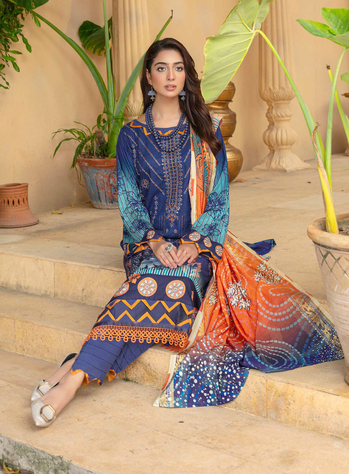 Mahjabeen by Aalaya Embroidered Staple Untitched 3 Piece Suit -09 Mahjabeen by Aalaya Embroidered Staple Untitched 3 Piece Suit -09