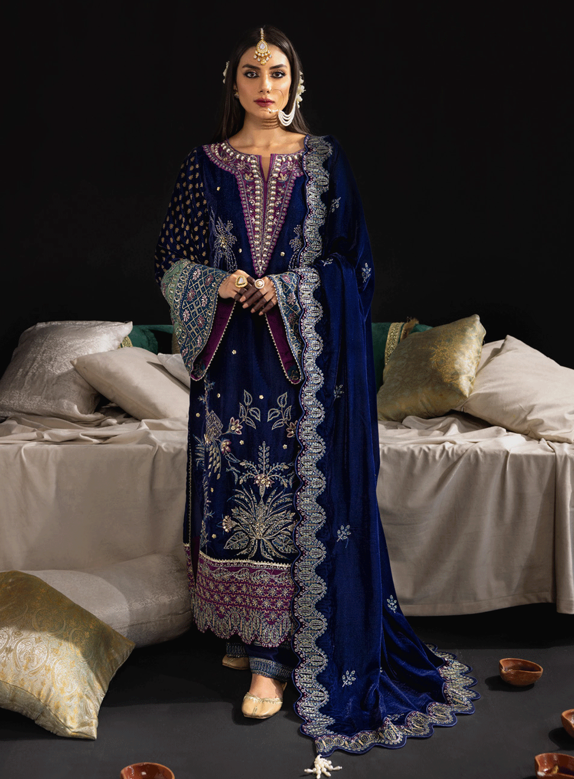 Maya by Nureh Embroidered Velvet Unstitched 3 Piece Suit - NU23MV 100 NOOREZA Maya by Nureh Embroidered Velvet Unstitched 3 Piece Suit - NU23MV 100 NOOREZA