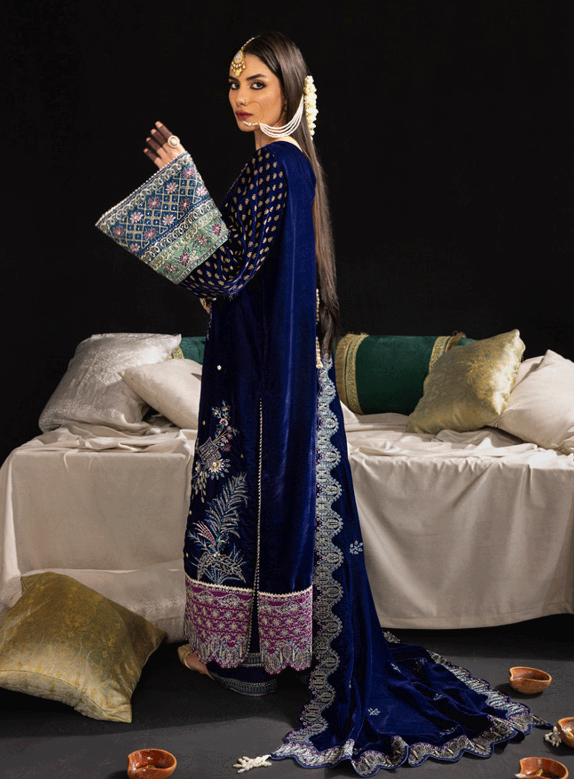 Maya by Nureh Embroidered Velvet Unstitched 3 Piece Suit - NU23MV 100 NOOREZA Maya by Nureh Embroidered Velvet Unstitched 3 Piece Suit - NU23MV 100 NOOREZA