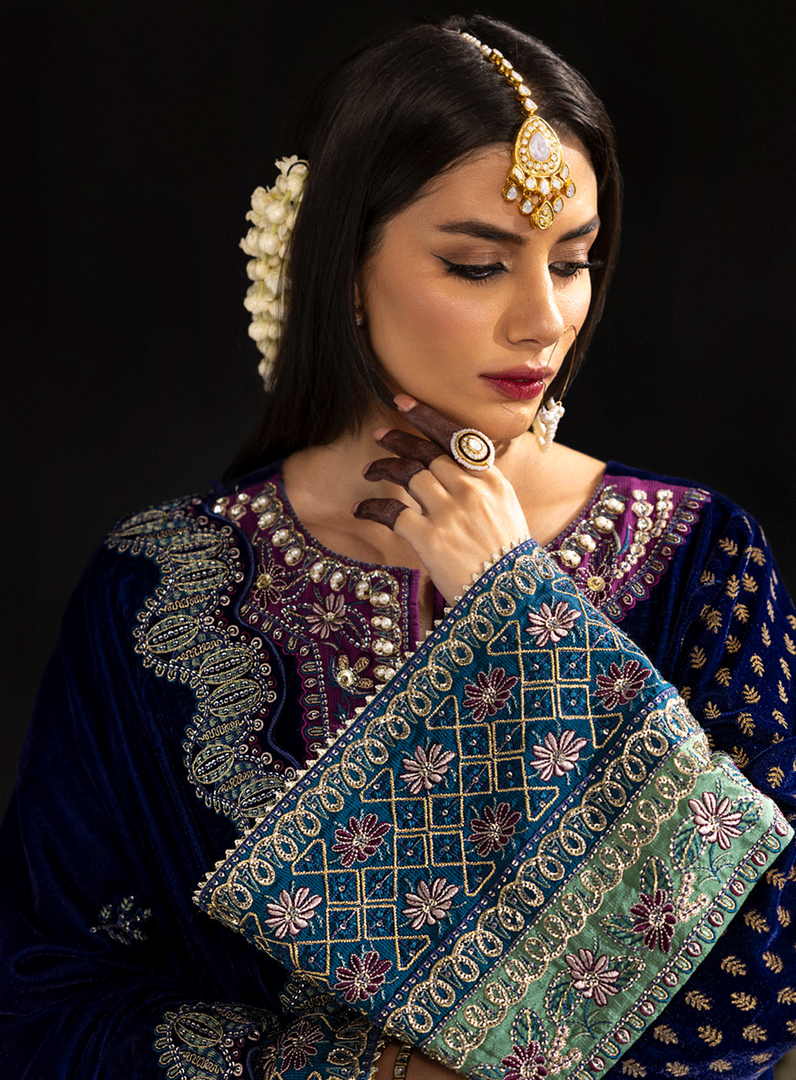 Maya by Nureh Embroidered Velvet Unstitched 3 Piece Suit - NU23MV 100 NOOREZA Maya by Nureh Embroidered Velvet Unstitched 3 Piece Suit - NU23MV 100 NOOREZA