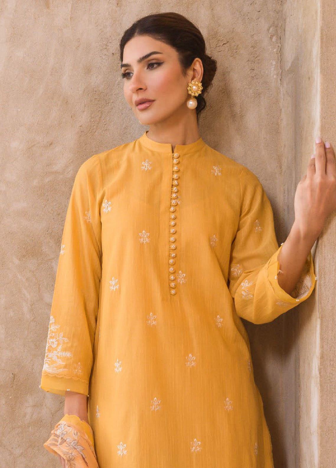 Mirage By Sahar Embroidered Lawn Unstitched 3 Piece Suit - S24ML S24-ES-L1-02 Mirage By Sahar Embroidered Lawn Unstitched 3 Piece Suit - S24ML S24-ES-L1-02