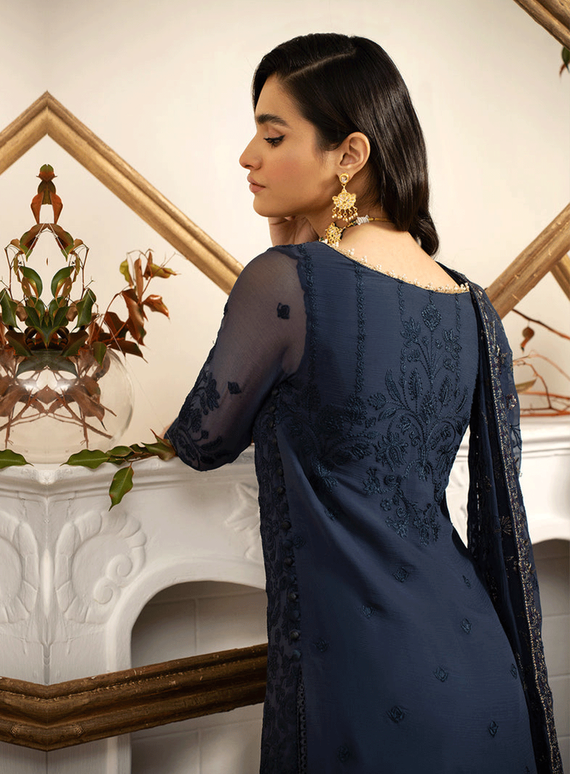 Naqsh By Zarif Embroidered Chiffon Unstitched 3 Piece Suit - 8 JESSY Naqsh By Zarif Embroidered Chiffon Unstitched 3 Piece Suit - 8 JESSY