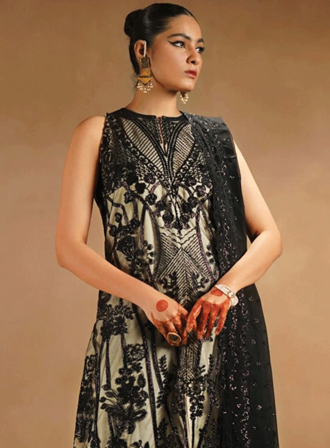 Nayab By Myeesha Embroidered Net Unstitched 3 Piece Suit - MY23NF 06 SIYAAH Nayab By Myeesha Embroidered Net Unstitched 3 Piece Suit - MY23NF 06 SIYAAH