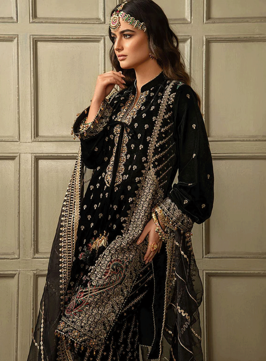 Nur By Sobia Nazir Embroidered Velvet Unstitched 3 Piece Suit - 04 Nur By Sobia Nazir Embroidered Velvet Unstitched 3 Piece Suit - 04