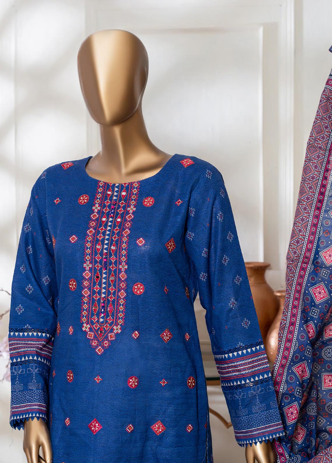 D#2213 HZ Premium Khaddar Emb Collection 1122 D#2213 HZ Premium Khaddar Emb Collection 1122