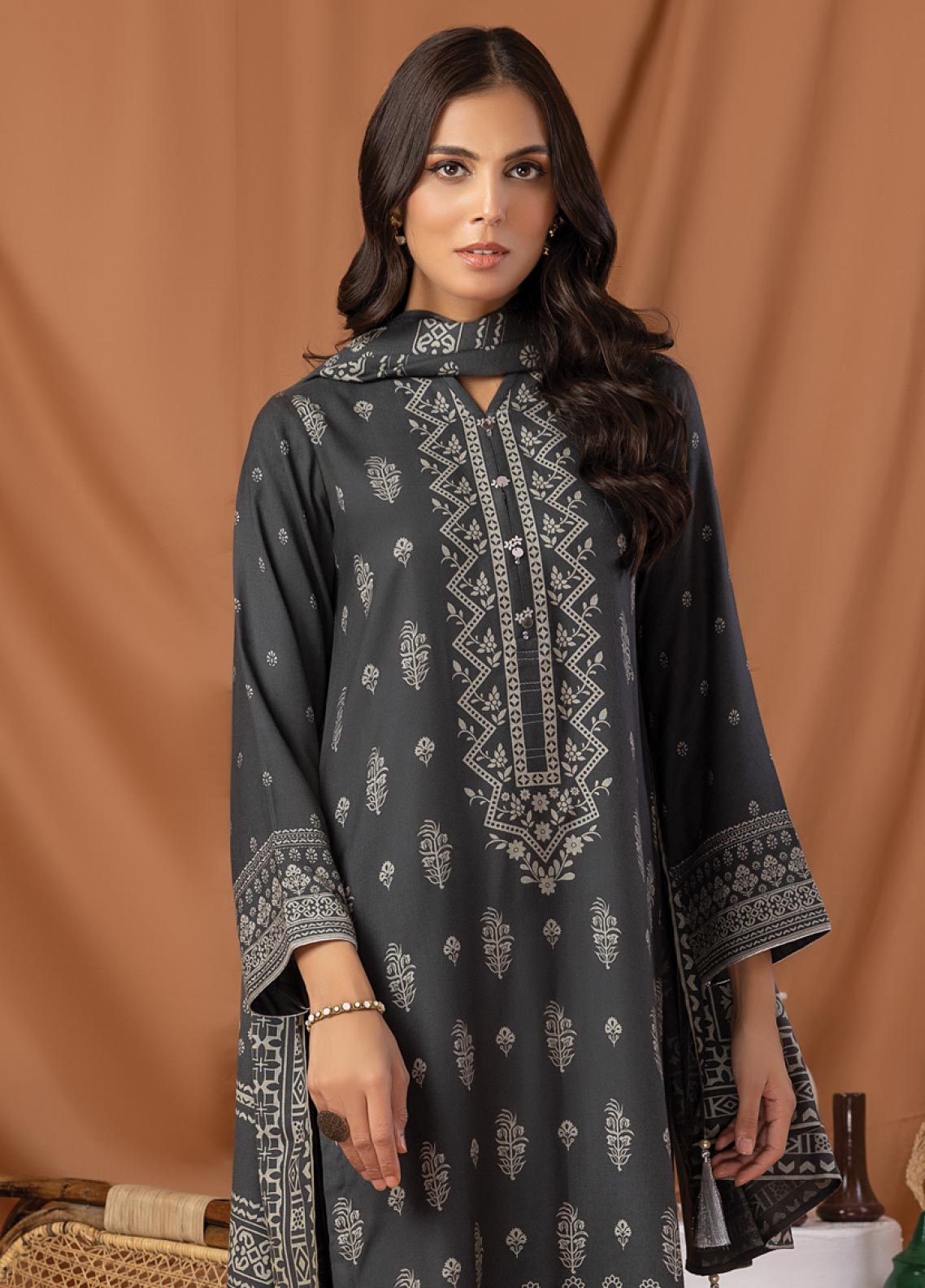 D#303C LSM Lakhany Pashmina Printed Collection 922 D#303C LSM Lakhany Pashmina Printed Collection 922