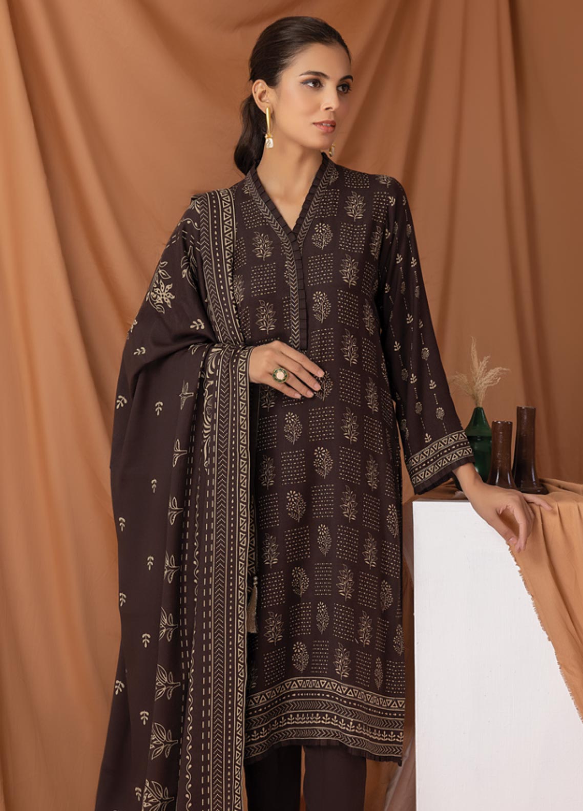 D#305B LSM Lakhany Pashmina Printed Collection 922 D#305B LSM Lakhany Pashmina Printed Collection 922