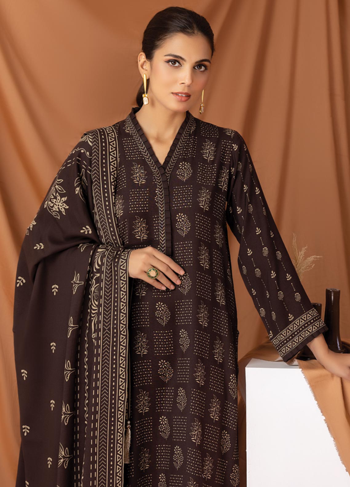 D#305B LSM Lakhany Pashmina Printed Collection 922 D#305B LSM Lakhany Pashmina Printed Collection 922