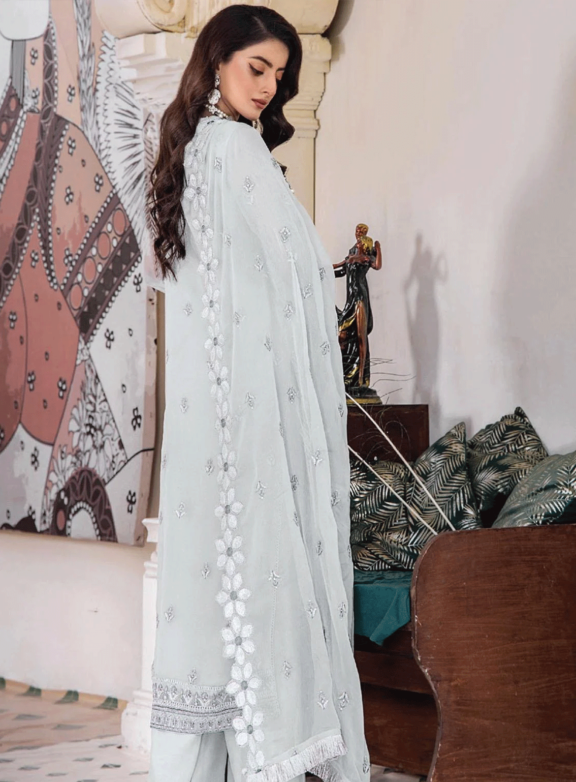 Pareesha By Humdum Embroidered Chiffon Unstitched 3 Piece Suits - HD23PC 05 Pareesha By Humdum Embroidered Chiffon Unstitched 3 Piece Suits - HD23PC 05