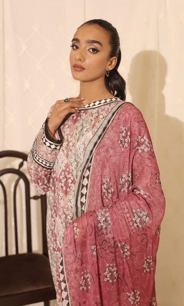 D#7770 Rashid Petal Digital Printed Lawn Collection 323 D#7770 Rashid Petal Digital Printed Lawn Collection 323