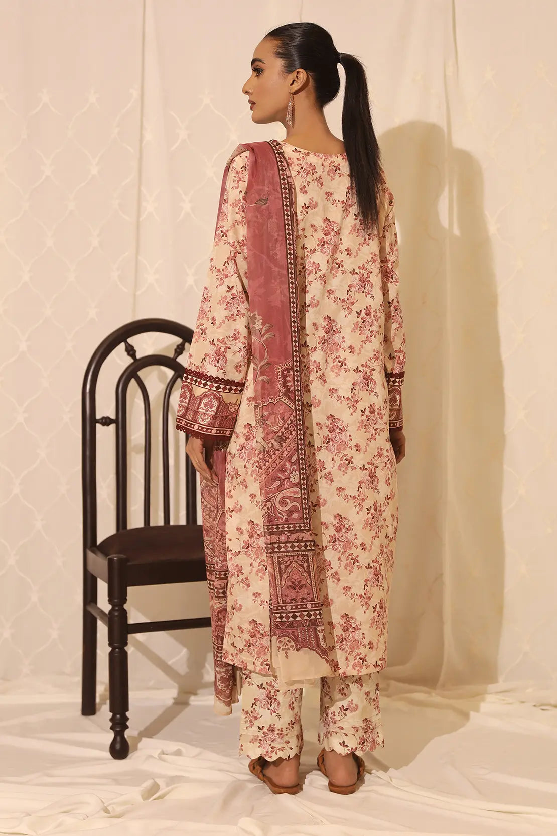 D#7763 Rashid Petal Digital Printed Lawn Collection 323 D#7763 Rashid Petal Digital Printed Lawn Collection 323