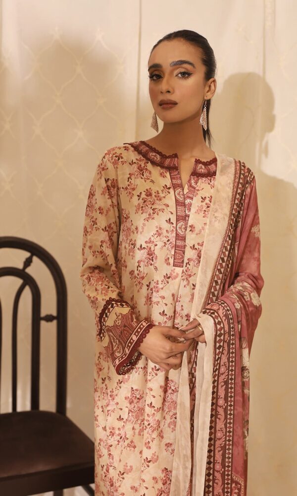 D#7763 Rashid Petal Digital Printed Lawn Collection 323 D#7763 Rashid Petal Digital Printed Lawn Collection 323
