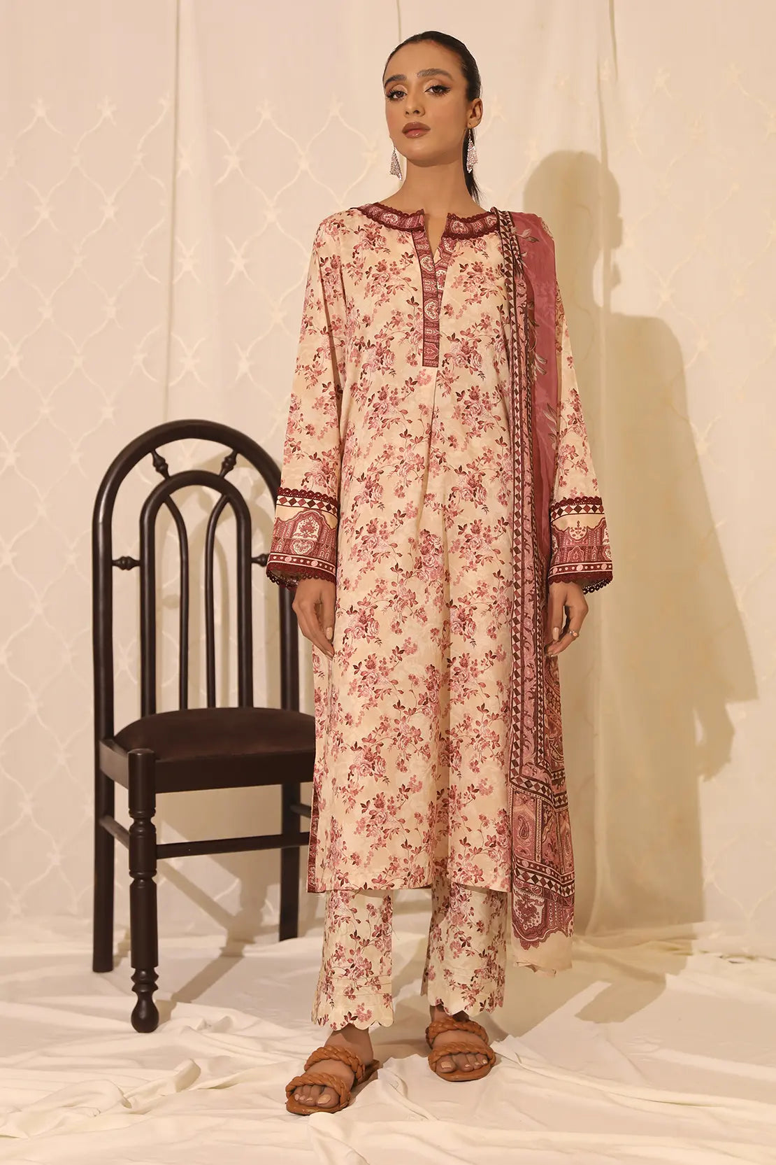D#7763 Rashid Petal Digital Printed Lawn Collection 323 D#7763 Rashid Petal Digital Printed Lawn Collection 323