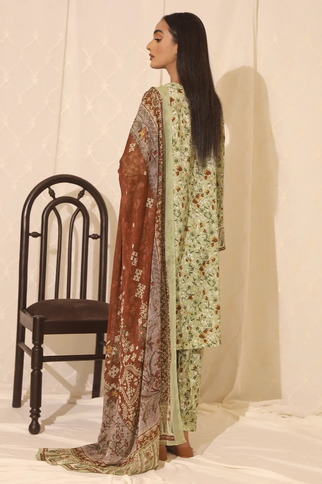 D#7765 Rashid Petal Digital Printed Lawn Collection 323 D#7765 Rashid Petal Digital Printed Lawn Collection 323