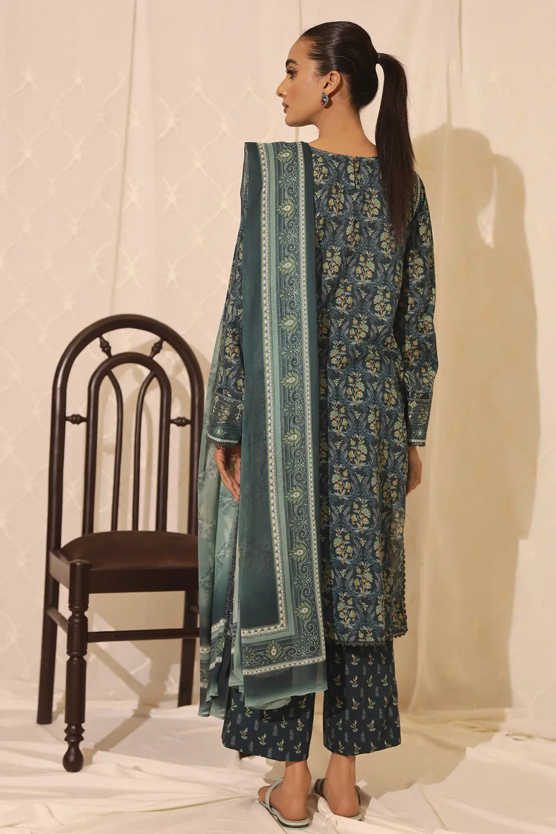 D#7768 Rashid Petal Digital Printed Lawn Collection 323 D#7768 Rashid Petal Digital Printed Lawn Collection 323