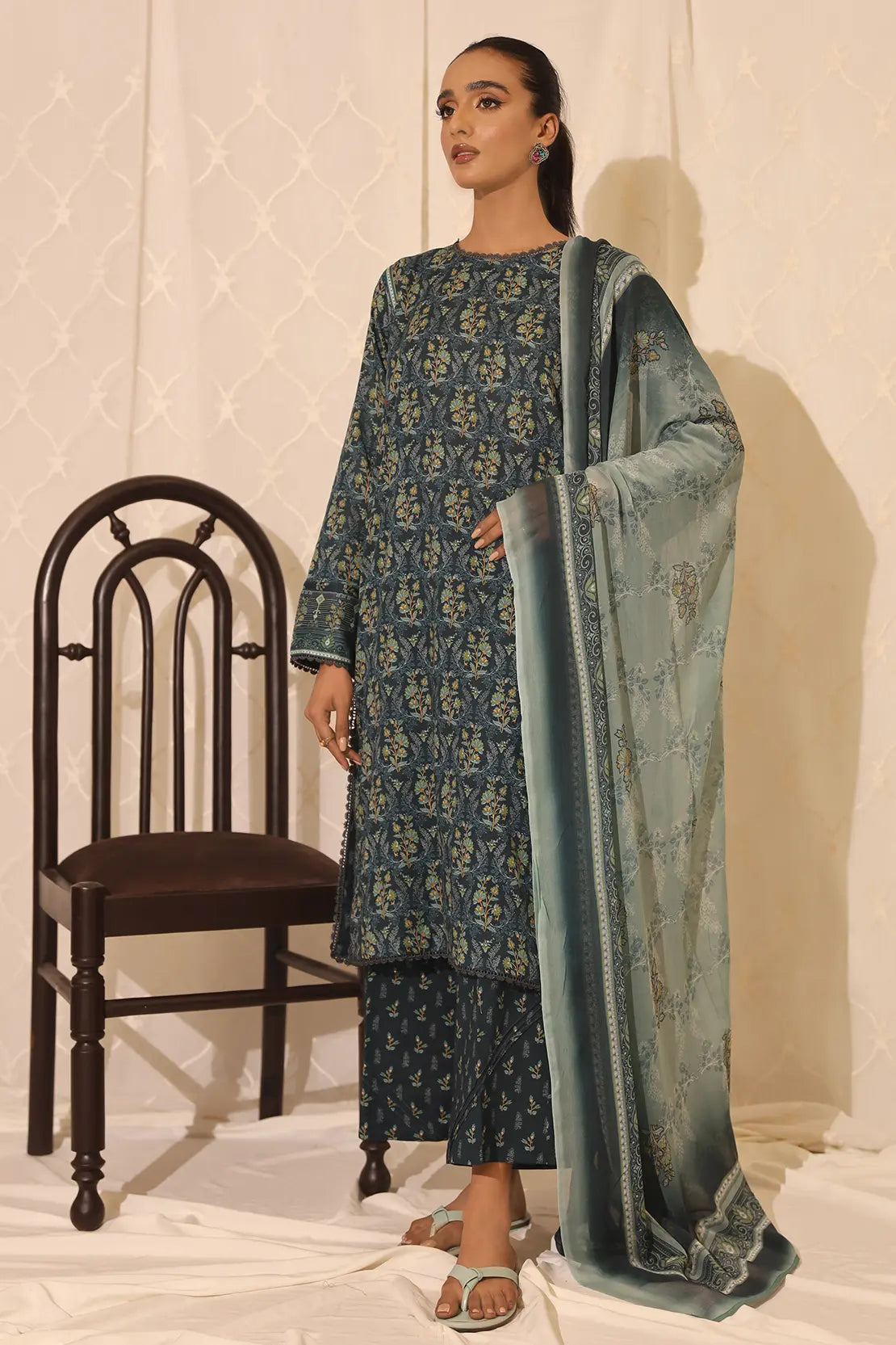 D#7768 Rashid Petal Digital Printed Lawn Collection 323 D#7768 Rashid Petal Digital Printed Lawn Collection 323