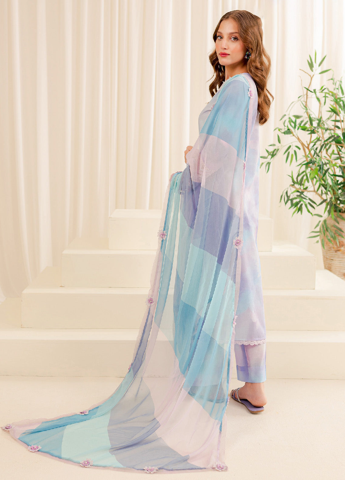 Printed Essentials by Farasha Embroidered Lawn 3 Piece Unstitched Suit FSH24 FPE-03 SNOWY DOVE Printed Essentials by Farasha Embroidered Lawn 3 Piece Unstitched Suit FSH24 FPE-03 SNOWY DOVE
